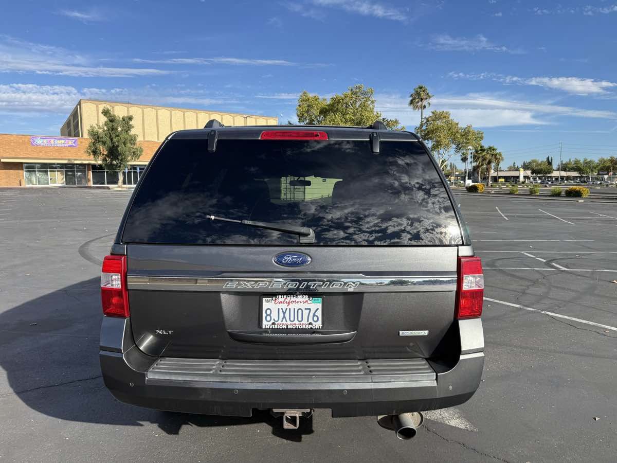 Used 2017 Ford Expedition XLT AWD/4WD image 6
