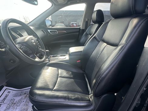 Used 2018 Nissan Pathfinder Platinum w/ Cargo Package image 17