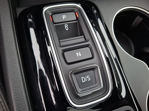 Certified 2025 Honda Pilot Touring image 17