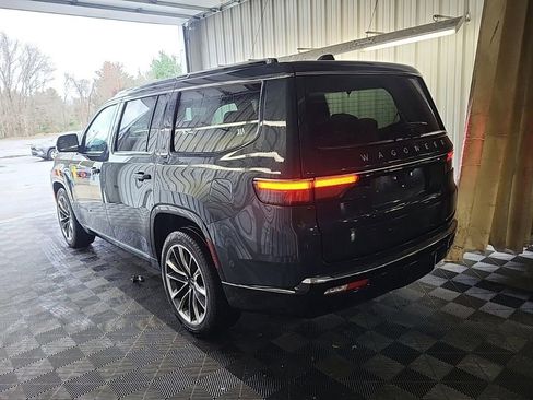 Used 2025 Jeep Wagoneer Series III w/ Premium Group I AWD/4WD image 3