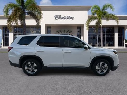 Used 2025 Honda Pilot EX-L image 16