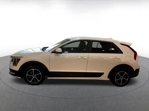 Used 2026 Kia Niro LX FWD image 8