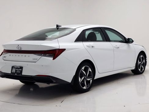 Used 2023 Hyundai Elantra Limited image 8