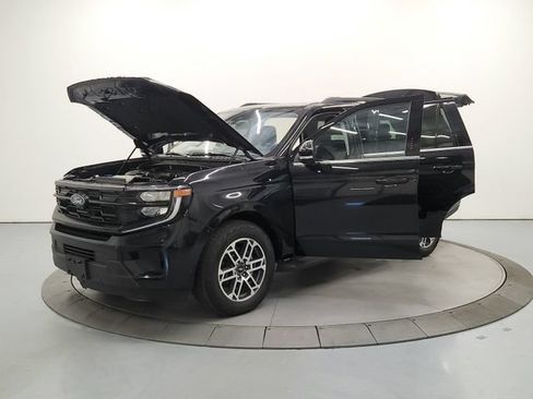 Used 2025 Ford Expedition Active AWD/4WD image 12