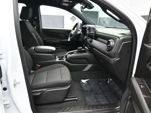 Used 2025 Chevrolet Colorado Trail Boss AWD/4WD image 36