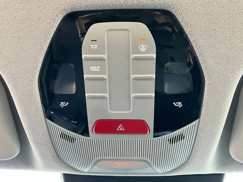 Used 2025 Kia K4 LXS image 16