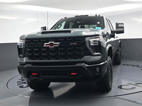 Certified 2026 Chevrolet Silverado 2500 ZR2 image 11