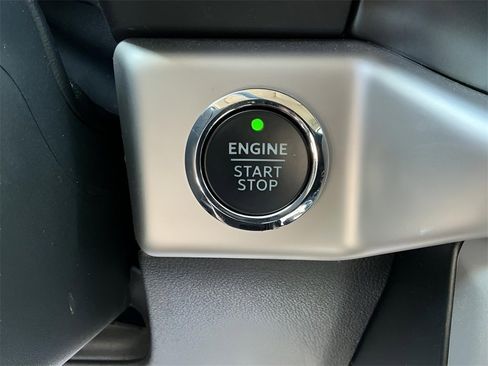 Certified 2024 Ford Expedition XLT image 36