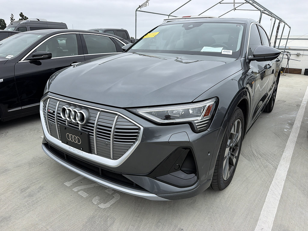 Used 2021 Audi e-tron Premium Plus w/ Premium Plus Package AWD/4WD image 3