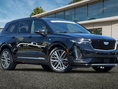 Certified 2024 Cadillac XT6 Sport w/ Technology Package AWD/4WD image 2
