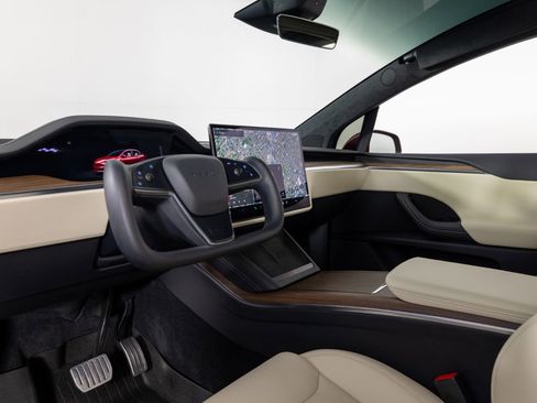 Used 2023 Tesla Model X AWD/4WD image 13