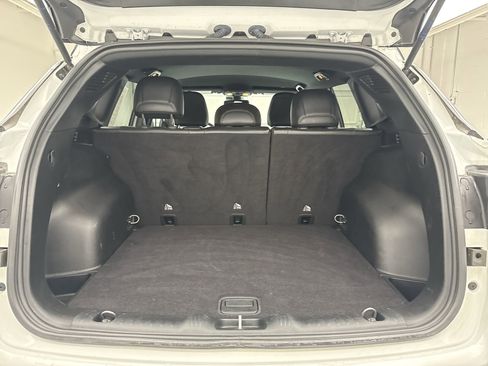 Used 2023 Jeep Compass Limited image 19