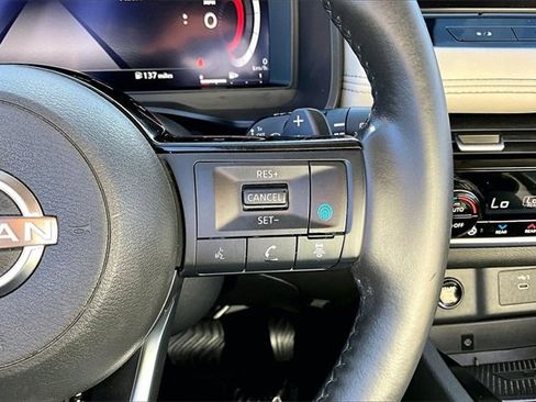 Certified 2024 Nissan Rogue SL w/ SL Premium Package image 12