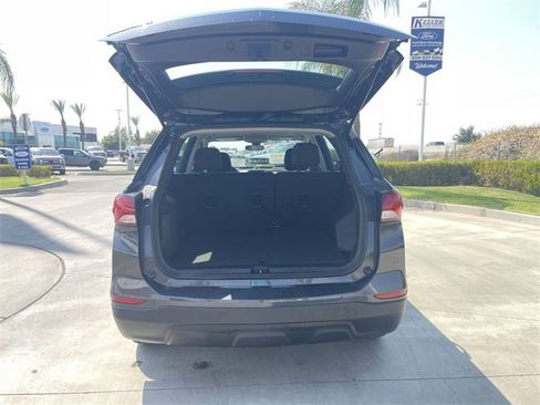 Used 2022 Chevrolet Equinox LS image 25