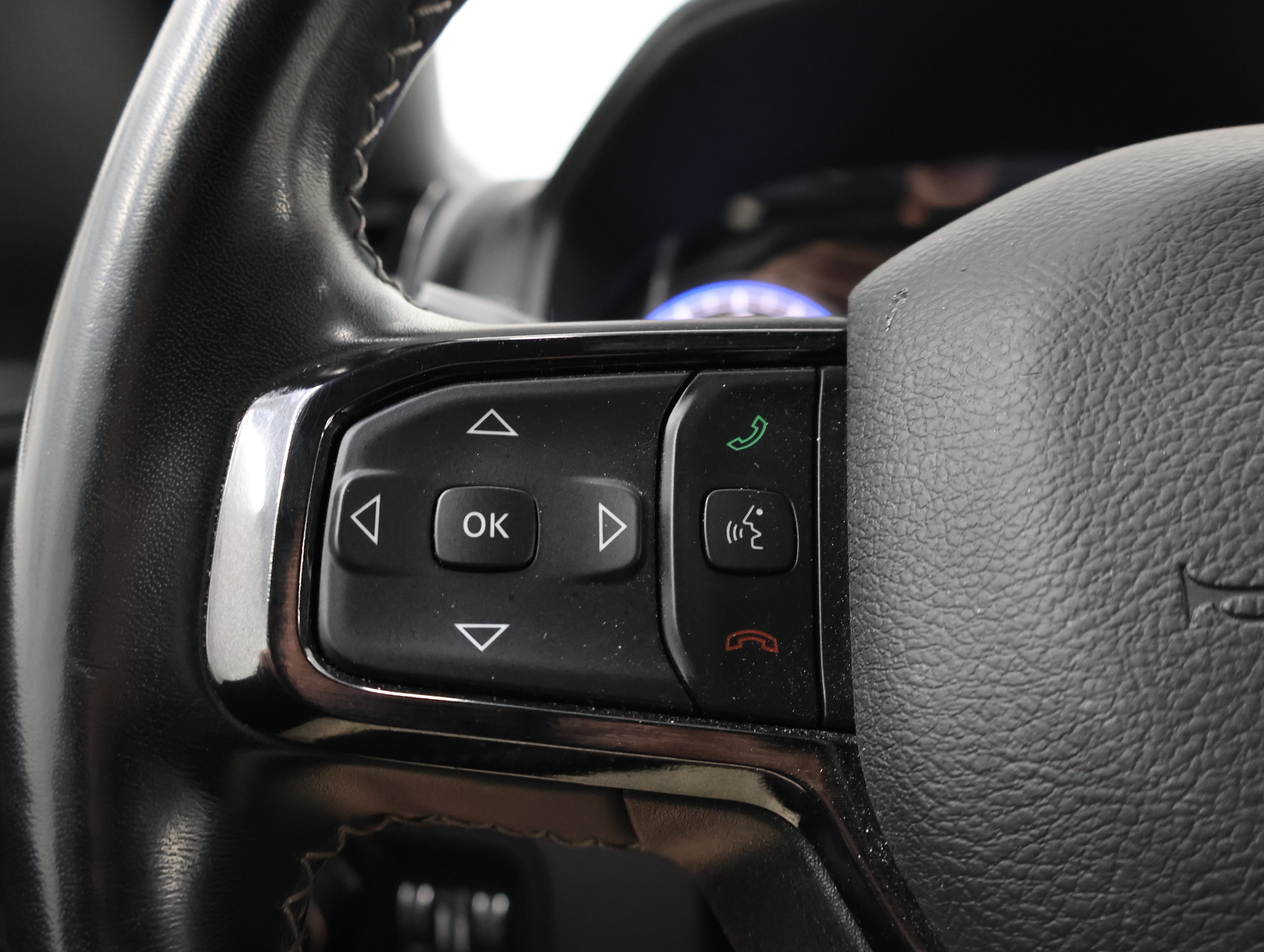 Used 2022 RAM 1500 Limited AWD/4WD image 15