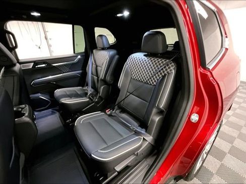 Used 2025 GMC Acadia Denali w/ Super Cruise Package image 23