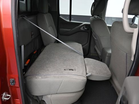 Used 2017 Nissan Frontier SV AWD/4WD image 32