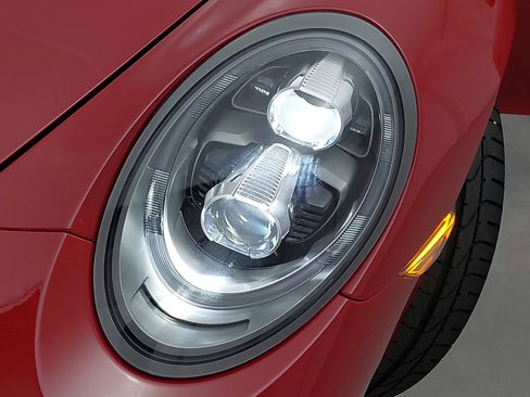 Certified 2019 Porsche 911 Targa 4S image 30