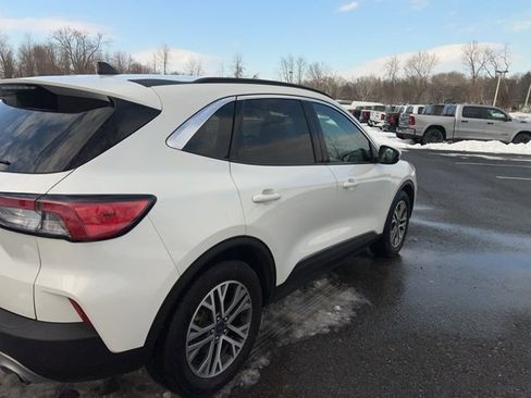 Used 2022 Ford Escape SEL w/ Technology Package image 4