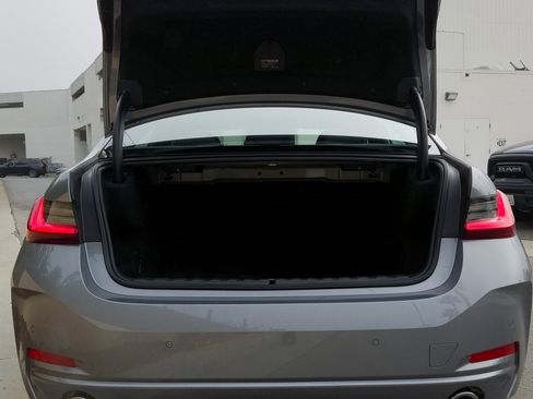 Used 2025 BMW 330i Sedan w/ Convenience Package image 23