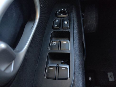 Used 2017 Kia Soul image 27