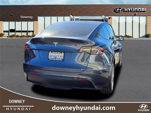 Used 2023 Tesla Model Y Long Range image 4