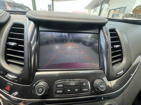 Used 2015 Chevrolet Impala LTZ FWD image 16