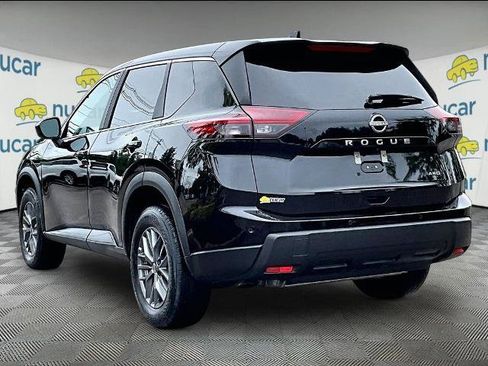 Certified 2026 Nissan Rogue SV AWD/4WD image 4