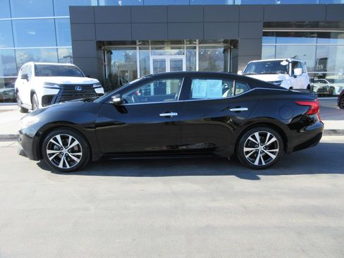 Used 2016 Nissan Maxima Platinum image 3