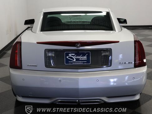 Used 2009 Cadillac XLR image 8