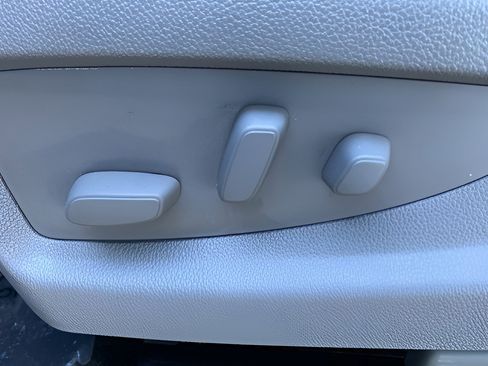 Used 2017 GMC Sierra 1500 SLE w/ SLE Value Package image 9