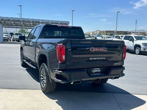 Certified 2023 GMC Sierra 1500 AT4 w/ Technology Package AWD/4WD image 4