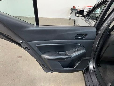 Used 2024 Nissan Altima 2.5 SV FWD image 19