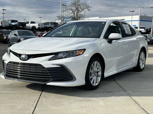 Used 2024 Toyota Camry LE image 3