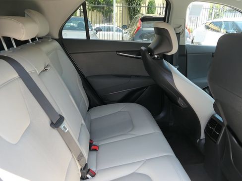 Used 2024 Kia Niro EX Touring FWD image 24