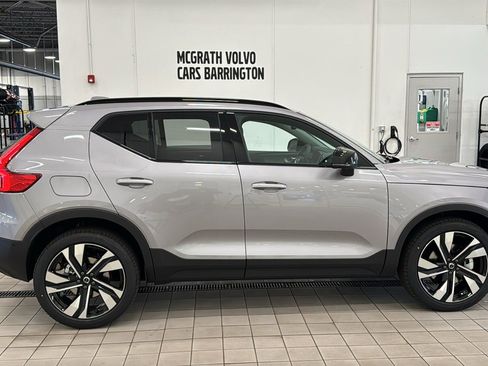 New 2026 Volvo XC40 B5 Plus w/ Climate Package AWD/4WD image 4