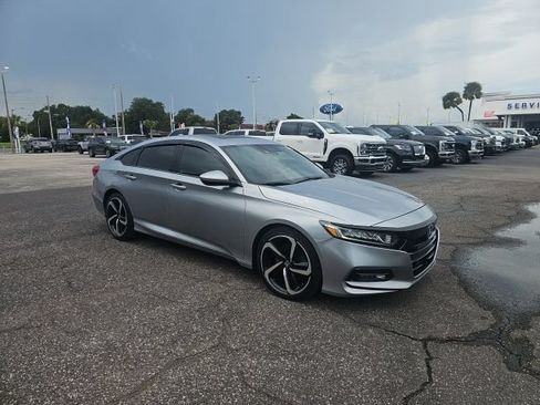 Used 2018 Honda Accord Sport image 3