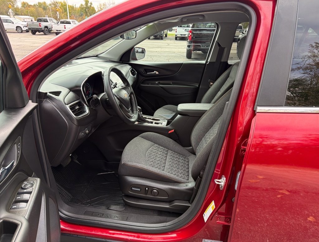 Used 2024 Chevrolet Equinox LT AWD/4WD image 30