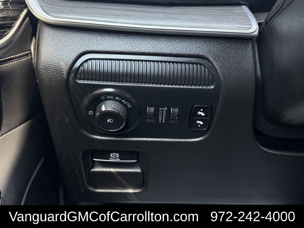 Used 2024 Jeep Wagoneer Series III AWD/4WD image 23