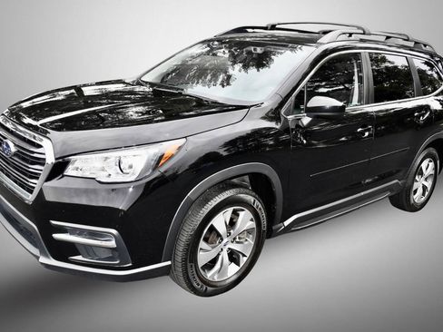 Used 2021 Subaru Ascent Premium w/ Convenience Package AWD/4WD image 3