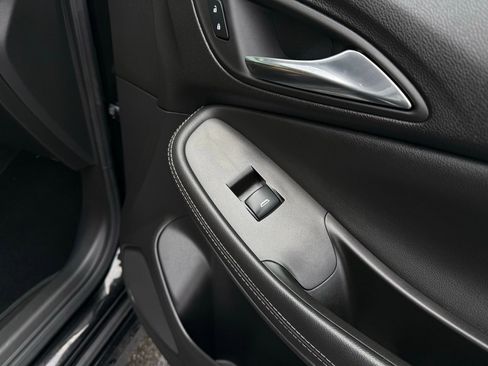 Used 2024 Buick Encore GX Sport Touring image 18