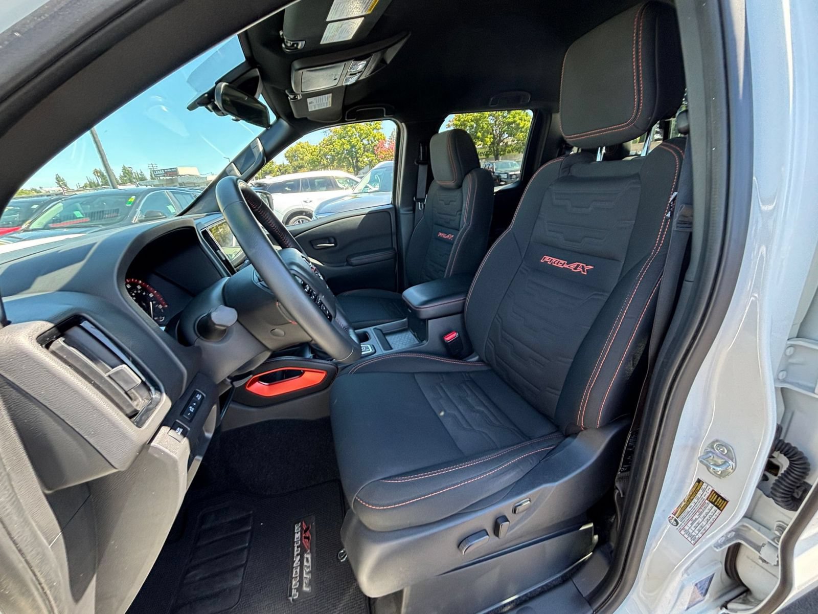 Used 2026 Nissan Frontier PRO-4X AWD/4WD image 35