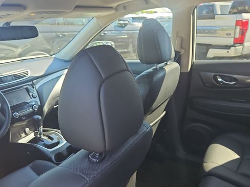 Used 2015 Nissan Rogue SL w/ SL Premium Package FWD image 11