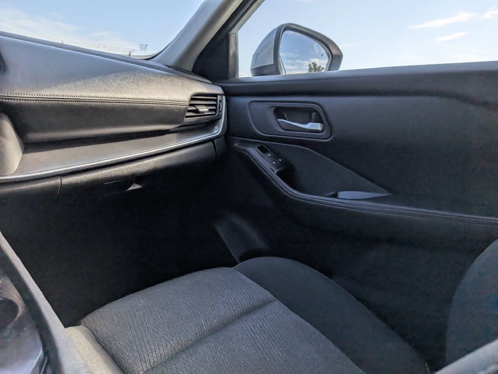 Used 2025 Nissan Rogue SV FWD image 17