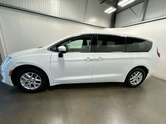 Used 2022 Chrysler Voyager LX FWD video 2