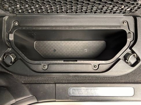 Used 2019 RAM 1500 Laramie AWD/4WD image 47