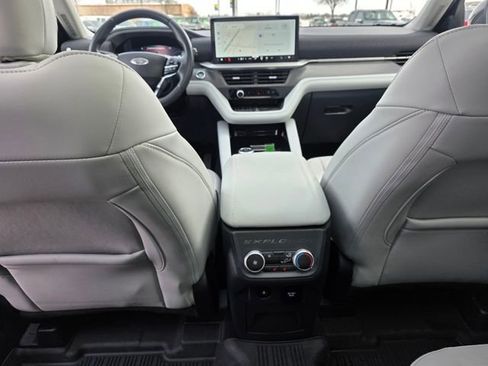 Used 2025 Ford Explorer Platinum w/ Ultimate Package AWD/4WD image 14