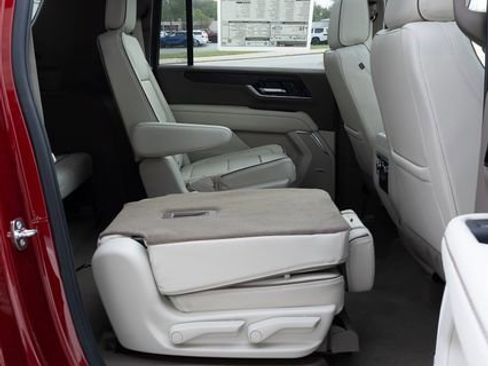 New 2026 GMC Yukon XL Denali w/ Sun & Power Step Package image 28