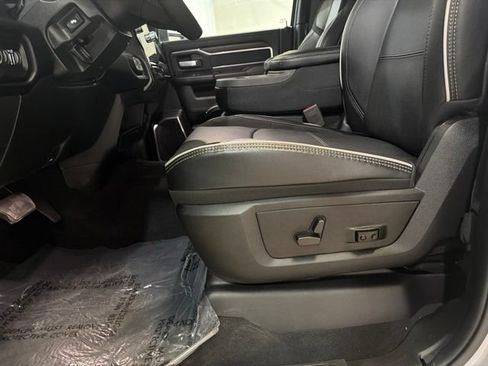 Used 2026 RAM 2500 Laramie AWD/4WD image 11