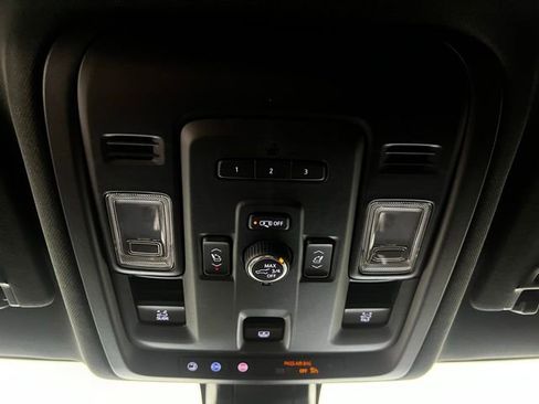 Used 2021 Chevrolet Tahoe High Country w/ Premium Package AWD/4WD image 8